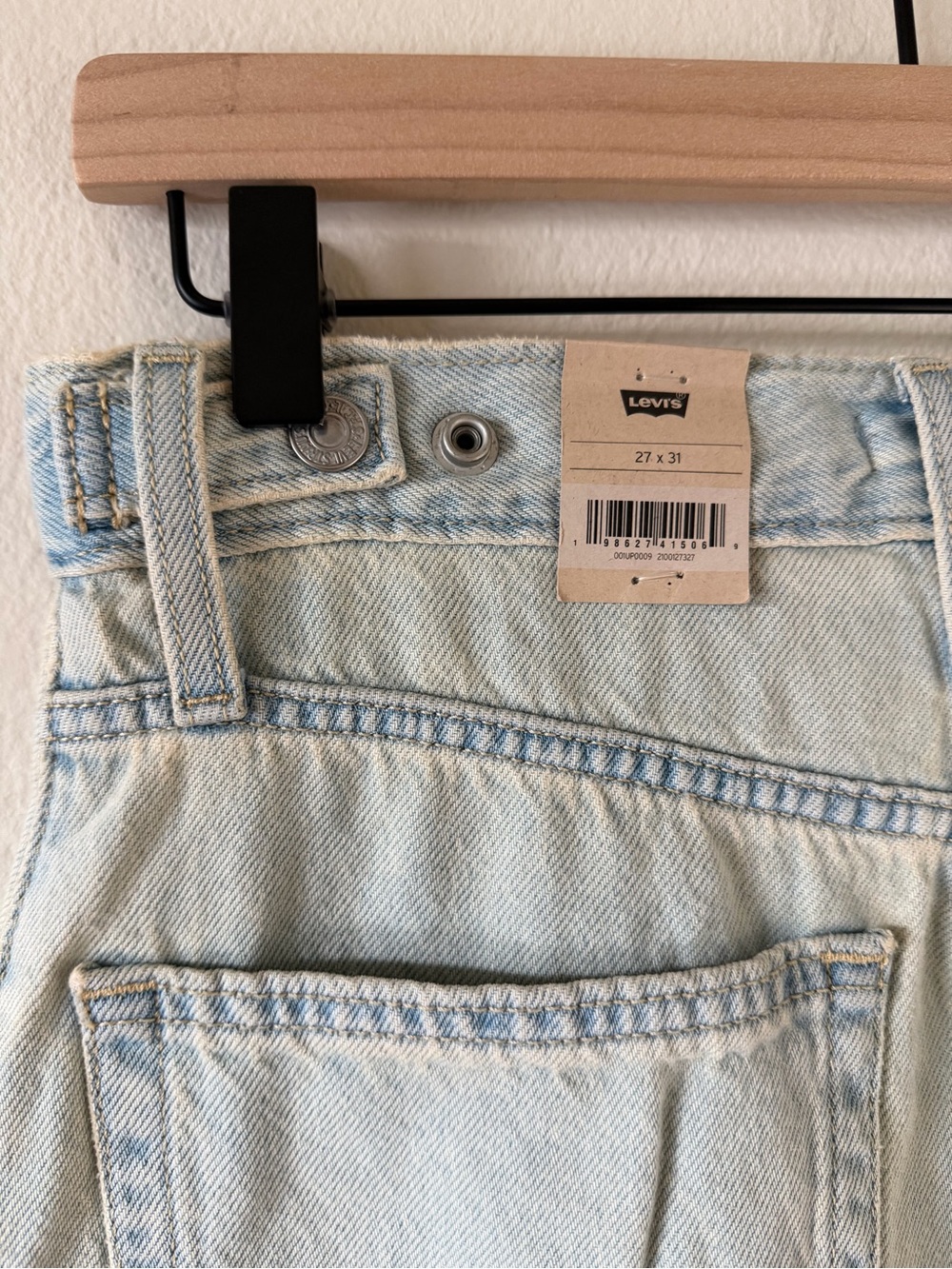 NWT Levi’s Cinch Baggy Jeans - Picture 7 of 9
